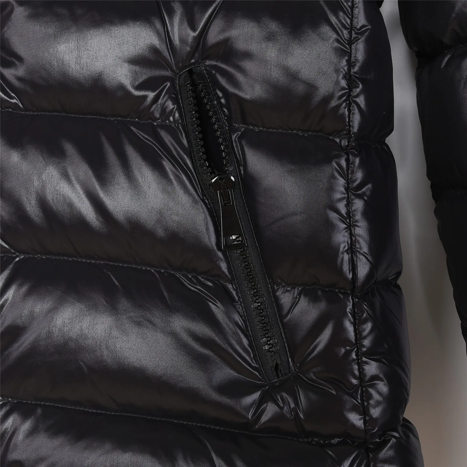 Moncler 【Original 】Authentic 𝑴𝒐𝒏𝒄𝒍𝒆𝒓｜ 𝑩𝒂𝒅𝒚 Same Style/ # 1:1Original 90 Quality Size：12345